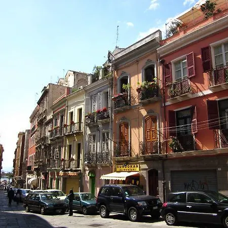 Tiffany Centro *