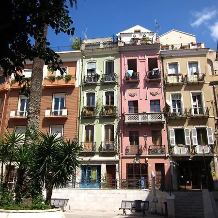 Tiffany Centro *